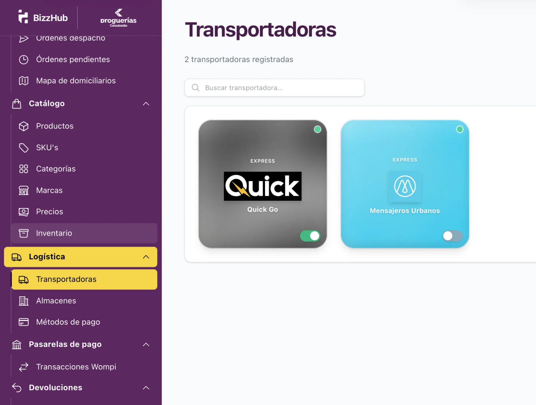 BizzHub, vista Transportadoras: menú con pedidos, catálogo, precios, inventario, logística y devoluciones, y dos transportadoras registradas que se activan o desactivan.